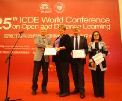 HBMeU educators receive award for Innovation & Best Practice at the 25th ICDE World Conference in China